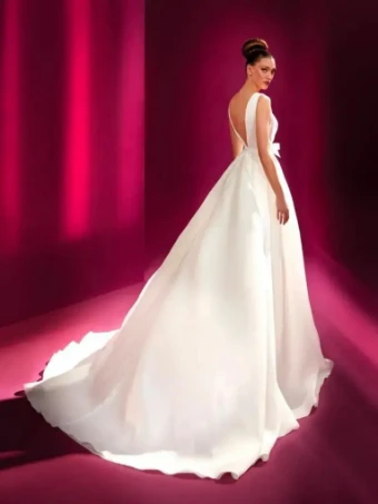 Atelier Pronovias Oscar #1 Ivory thumbnail