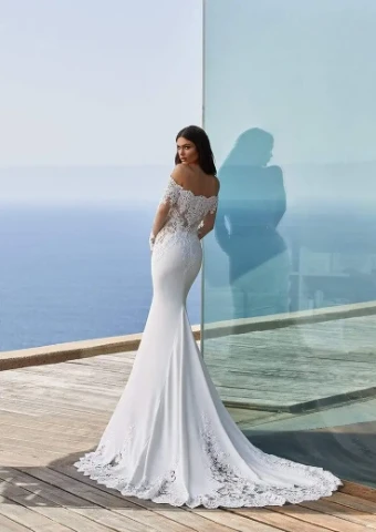 Pronovias Della #1 thumbnail